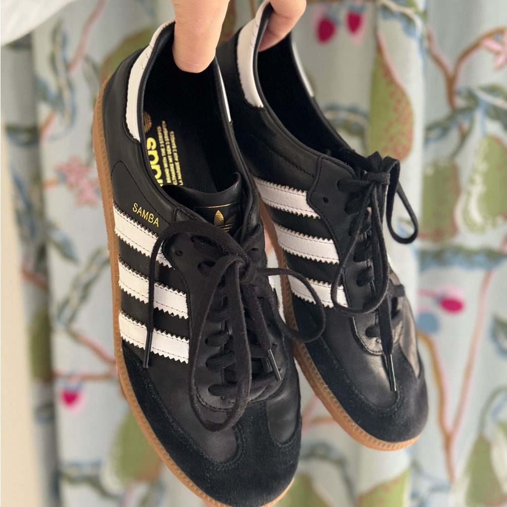 Adidas Samba Black Leather Sneakers Women’s size 9 Men’s size 8.